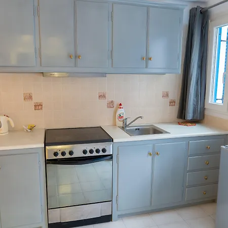 Anna's 4* Karterádosz