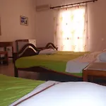 Anna's בית הארחה קרטראדוס