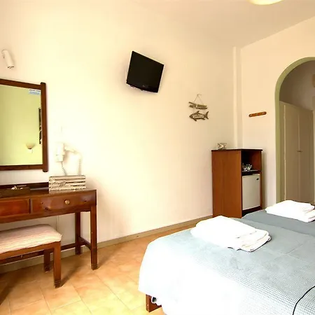 Anna's 2* Karterados (Santorini)