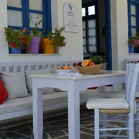 Anna's 2* Karterados (Santorini)