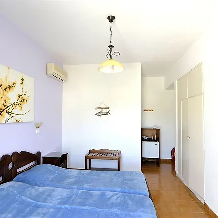 Anna's 2* Karterados (Santorini)